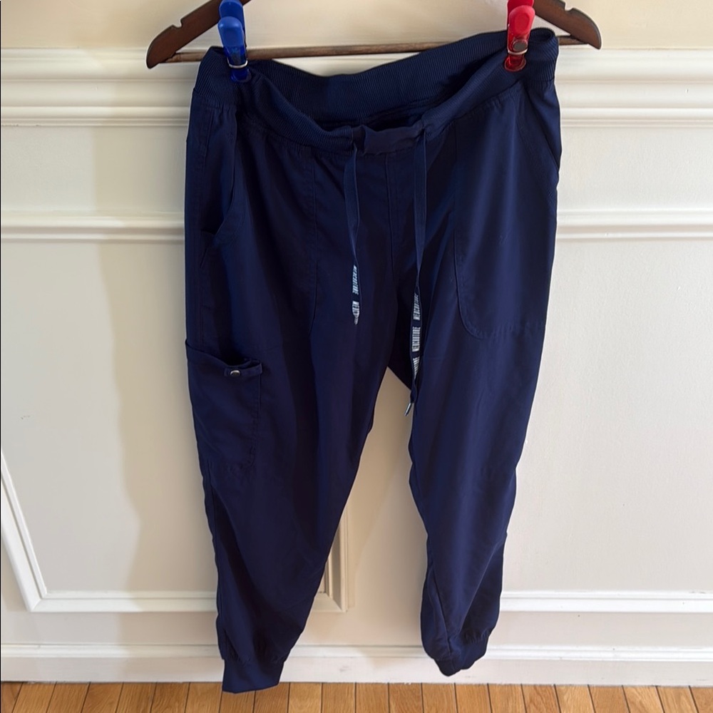 Women’s scrub joggers